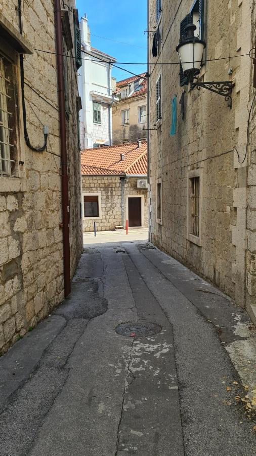 Apartment Central Old Town With Private Indoor Garage Parking Split Exterior photo